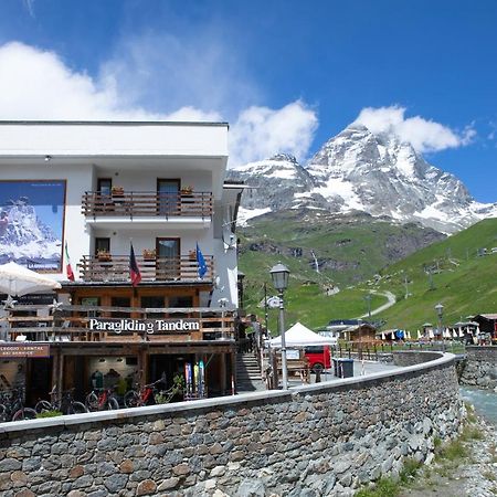 بيريوِل تْشيرفينيا Hotel Meuble' Joli المظهر الخارجي الصورة